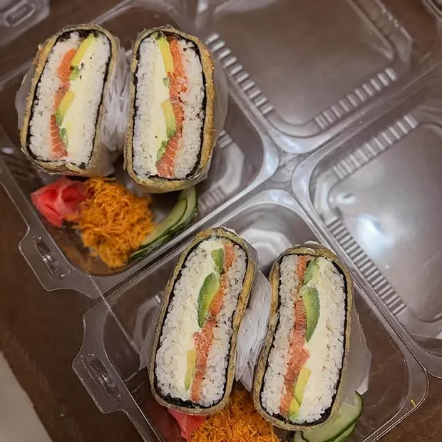 Sushi burguers New York de Nami: salmón, palta y queso.